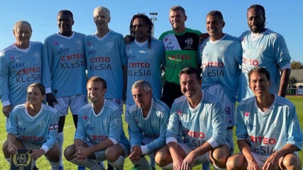 5704A5F8 F93A 42B7 B8A0 18CC12F371F5