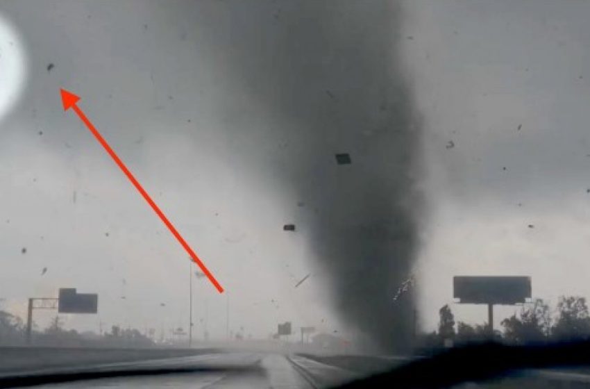  Τέξας: Ανεμοστρόβιλος σηκώνει στον αέρα αυτοκίνητο – Συγκλονιστικό βίντεο