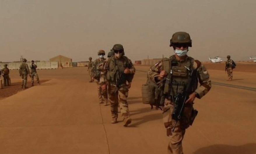 920AEF9E 4394 4734 B00B 681B56BDC07E