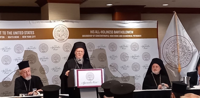  Μήνυμα στήριξης στον Ελπιδοφόρο από τον Οικουμενικό Πατριάρχη: Είναι ο καλύτερος και ο καταλληλότερος