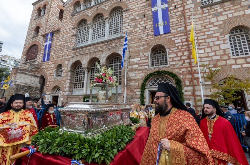  Αγωνία: Όπως πέρσι έτσι και φέτος στη γιορτή του Αγίου Δημητρίου – Ανεπαρκή μέτρα, συνωστισμός, γεμίζουν οι ΜΕΘ