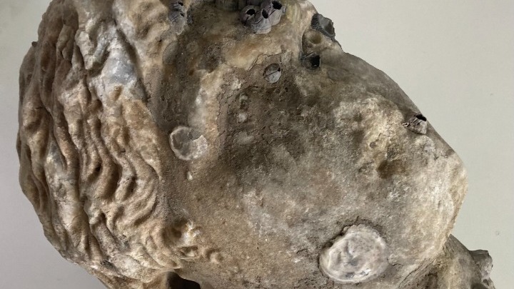  Πρέβεζα: Ανασύρθηκε αρχαία ρωμαϊκή κεφαλή από τη θάλασσα