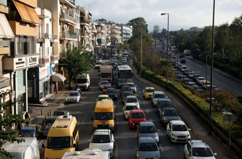  Μεγάλες αλλαγές στον Δακτύλιο: Δραστικές μειώσεις στις άδειες – Ποια αυτοκίνητα κυκλοφορούν ελεύθερα – Ποιοι εξαιρούνται