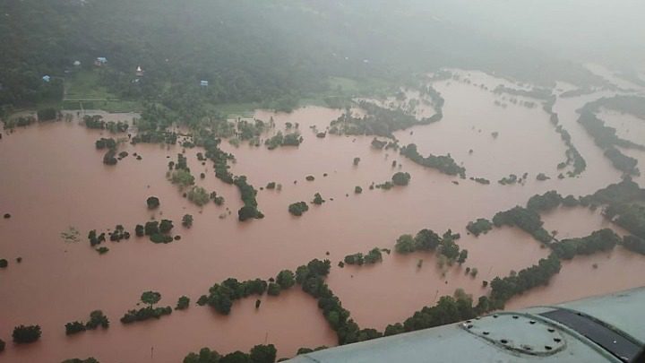  Τουλάχιστον 25 νεκροί και ανυπολόγιστες καταστροφές από τις καταρρακτώδεις βροχές στην Ινδία