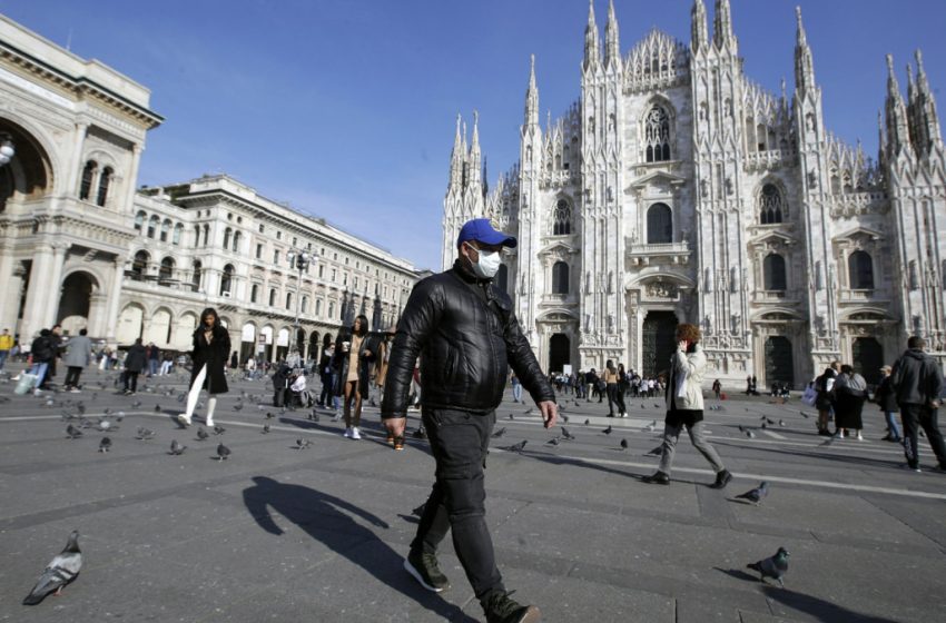  Ιταλία: Ένταση αντιεμβολιαστών- αστυνομίας στην κεντρική Πλατεία του Λαού της Ρώμης