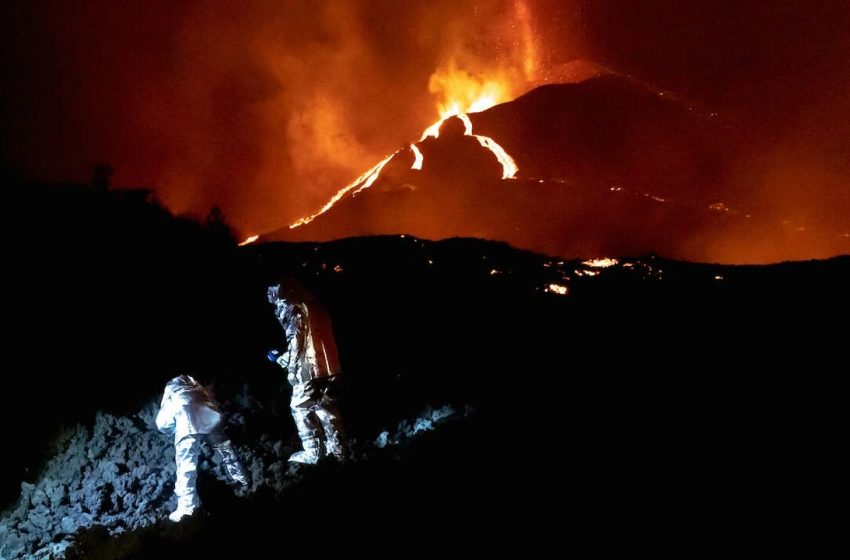  Συνεχίζονται οι εκρήξεις στη Λα Πάλμα – Κατέρρευσε μερικώς ο ένας κρατήρας του ηφαιστείου