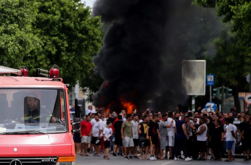  Έκκληση στους διαδηλωτές του πατέρα του 18χρονου που έπεσε νεκρός από αστυνομικά πυρά: Μην κάνετε ζημιές (vid)