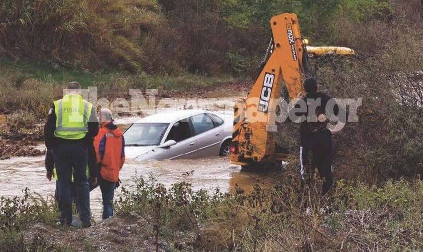  Θριλερ για οδηγό στον Βόλο – Παρασύρθηκε απο τα ορμητικά νερά (vid)