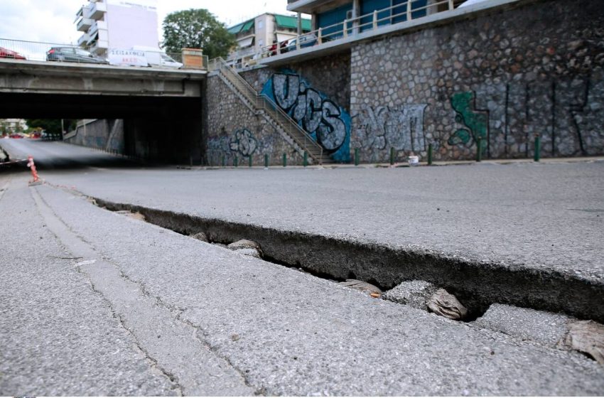  “Μπάλλος”: Καθίζηση οδοστρώματος στο Χαλάνδρι – Πού υπάρχει διακοπή κυκλοφορίας