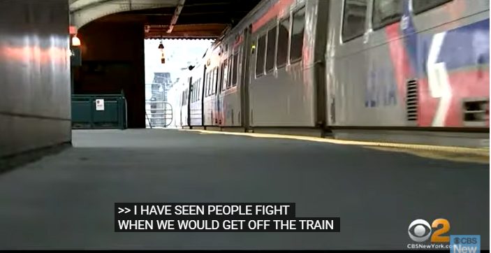  Βίασαν γυναίκα στο μετρό – Οι επιβάτες τραβούσαν βίντεο (vid)