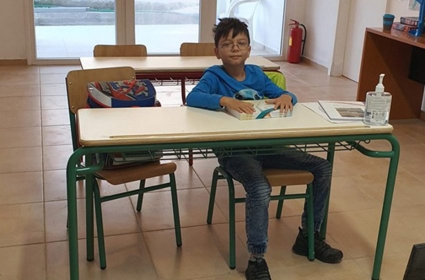  Μαθράκι: Ο 9χρονος Τάσος θα κάνει παρέλαση μόνος του στο νησί