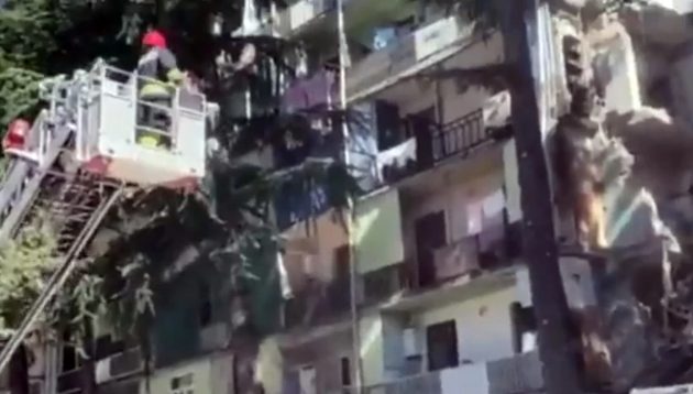  Γεωργία: Κατέρρευσε πενταώροφο κτίριο – Πληροφορίες για εγκλωβισμένους (vid)