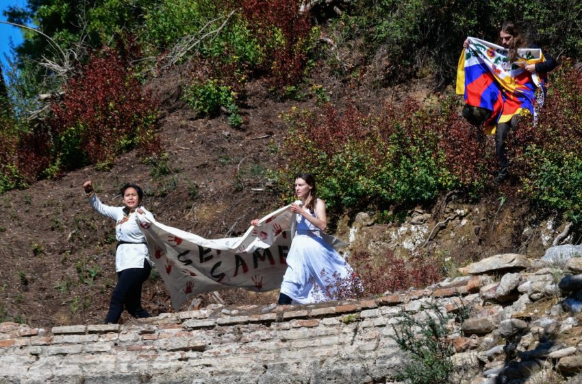  Eπεισόδια στην Αφή της Ολυμπιακής Φλόγας με Θιβετιανούς ακτιβιστές (εικόνες)