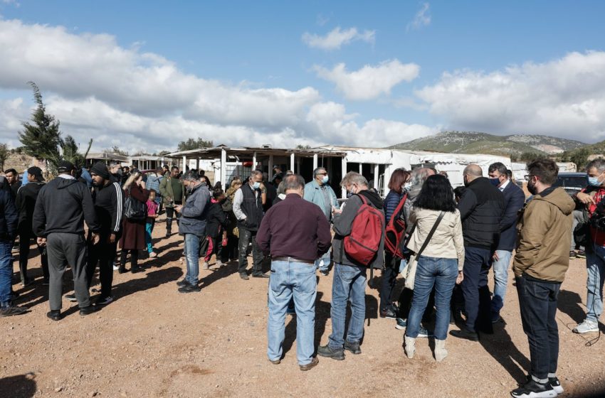  Κηδεύτηκε ο 20χρονος Ρομά που έπεσε νεκρός από τα πυρά των αστυνομικών