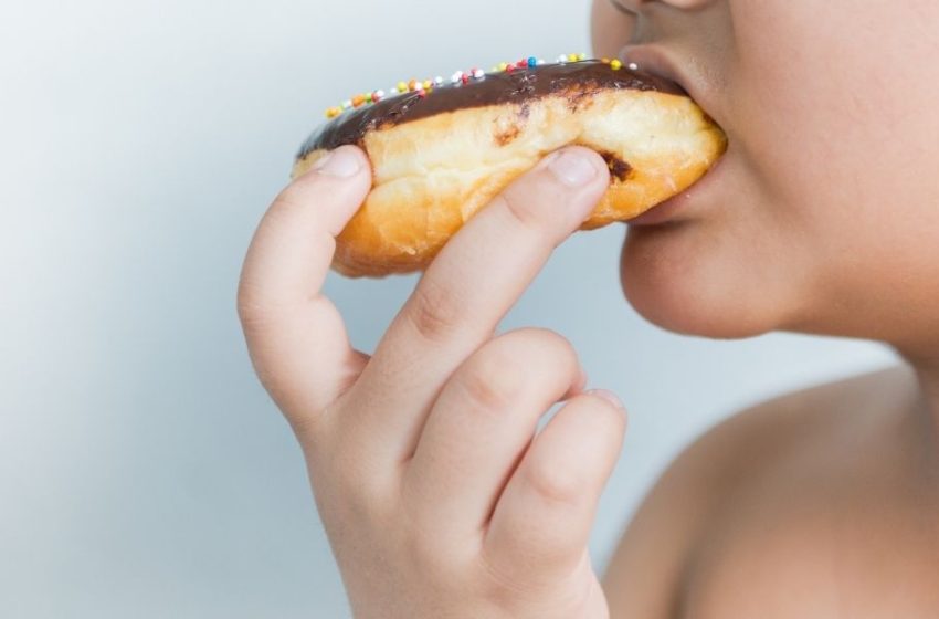  “Στοπ” στις διαφημίσεις γλυκών και αναψυκτικών βάζει η Ισπανία, λόγω της παιδικής παχυσαρκίας