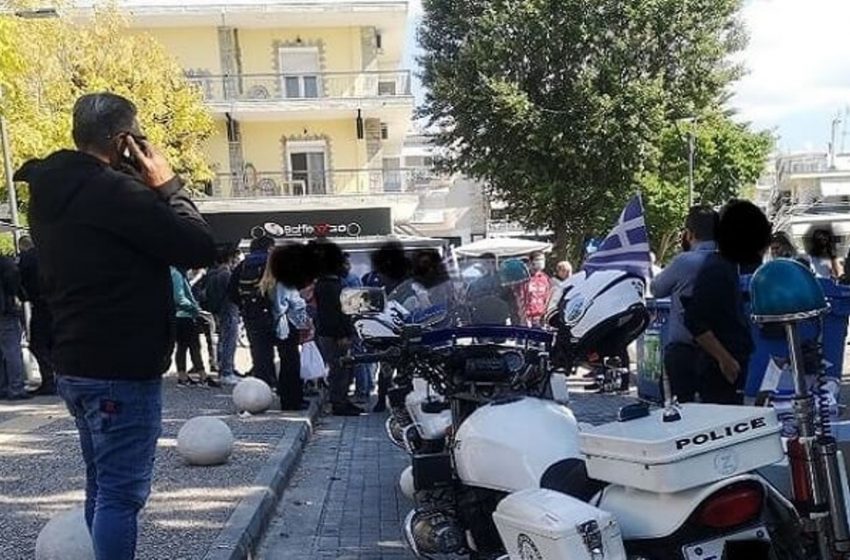  Θεσσαλονίκη: Ακροδεξιοί επιτέθηκαν και τραυμάτισαν μέλη της ΚΝΕ