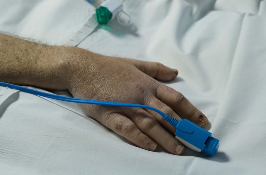  Τραγική η κατάσταση στα νοσοκομεία – Διασωληνωμένους ασθενείς εκτός ΜΕΘ, καταγγέλλει η ΠΟΕΔΗΝ
