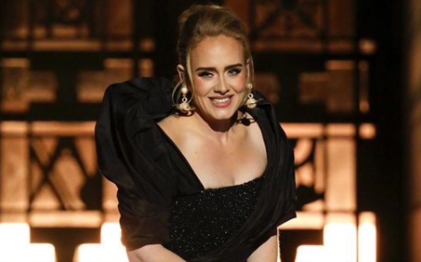  Η Adele με διπλή πρωτιά στα βρετανικά τσαρτς