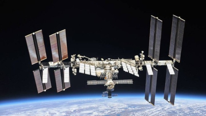  Ρωσικό υπουργείο Άμυνας: Ο Διεθνής Διαστημικός Σταθμός βρίσκεται πιο κάτω από τα θραύσματα του δορυφόρου που καταστράφηκε σε δοκιμή υπερσύγχρονου όπλου