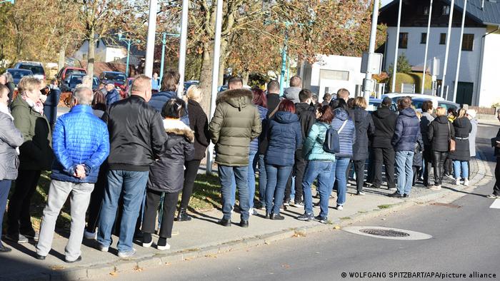  Το Αυστριακό “μοντέλο”: 500.000 έσπευσαν να εμβολιαστούν μετά το lockdown- Υποχρεωτικότητα σκέπτεται και ο Σολτς