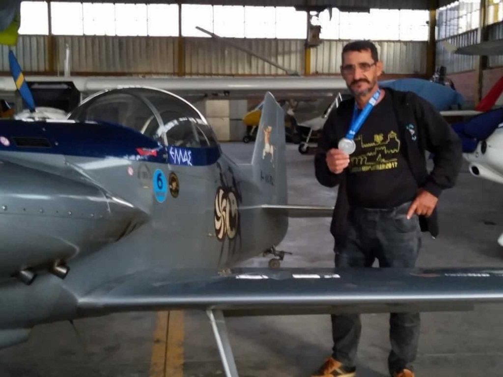 7F1C7FBB E803 4D19 B3C0 7017F8F88700