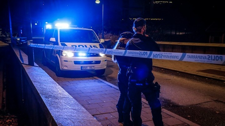  Σουηδία: Ένας άνθρωπος έπεσε από τον έβδομο όροφο σε ένα συναυλιακό χώρο πέφτοντας πάνω σε δύο άλλους – Δύο νεκροί