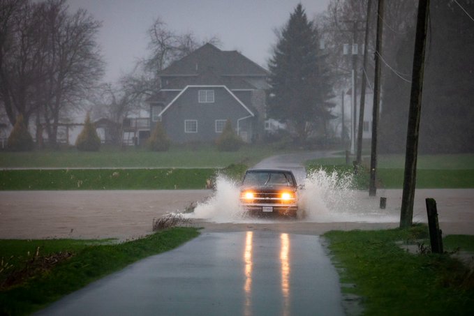  Χάος στον δυτικό Καναδά από πλημμύρες και κατολισθήσεις