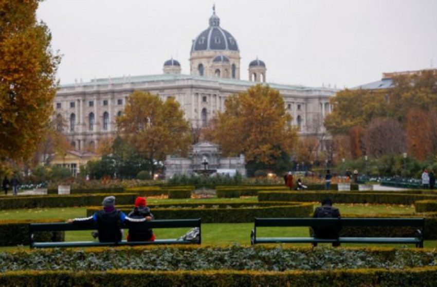  Αυστρία – Μισό εκατομμύριο πολίτες έσπευσαν να εμβολιαστούν υπό το φόβο του lockdown