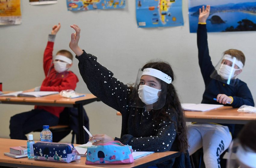  Συναγερμός στη Γαλλία – Άγνωστο στέλεχος του κοροναϊού εμφανίστηκε σε σχολείο