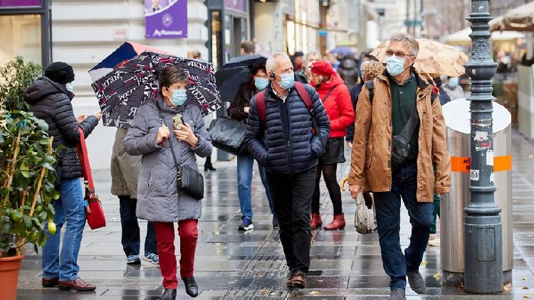  ΠΟΥ: Στην Ευρώπη το 60% των κρουσμάτων-θανάτων παγκοσμίως- Ανησυχία για την “ψευδαίσθηση” περί ύφεσης του κύματος
