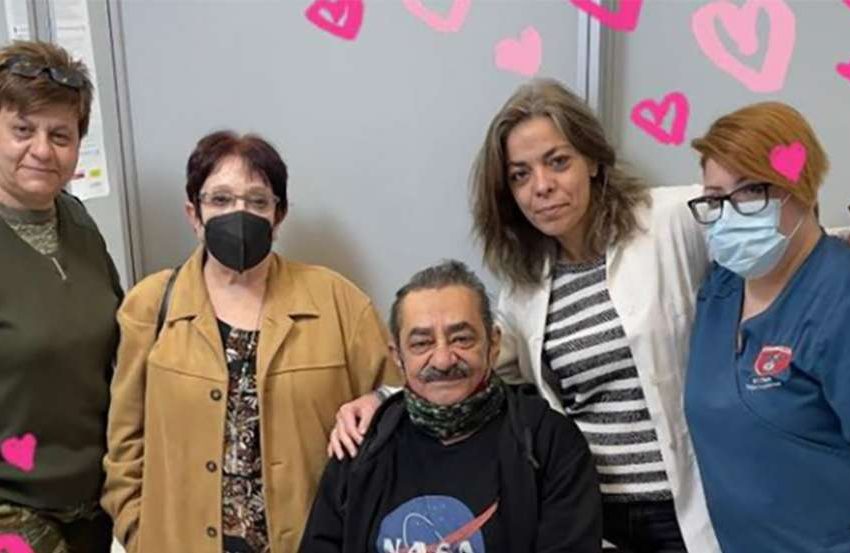  Αντώνης Καφετζόπουλος: Η αναπάντεχη συνάντηση με την Αλέκα Παπαρήγα στο εμβολιαστικό κέντρο Προμηθέας
