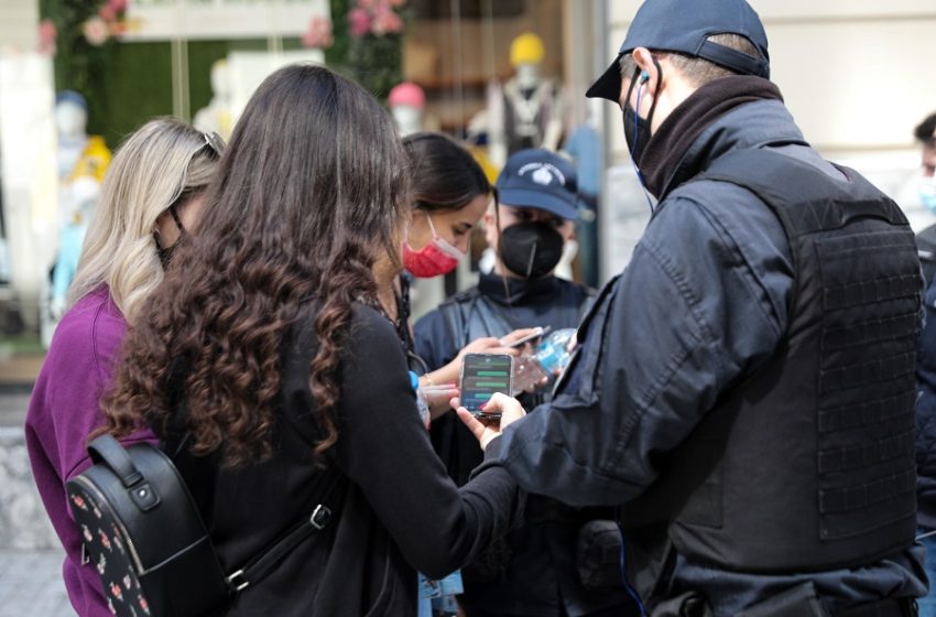  Lockdown για ανεμβολίαστους προαναγγέλλει ο Γεωργιάδης