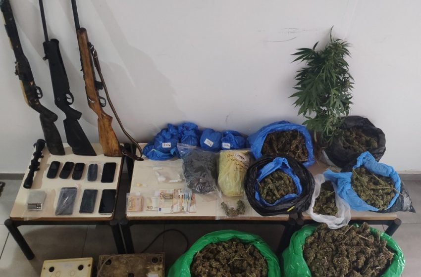  Επιχείρηση ΕΛ.ΑΣ. στον Μυλοπόταμο: 8 συλλήψεις για διακίνηση ναρκωτικών