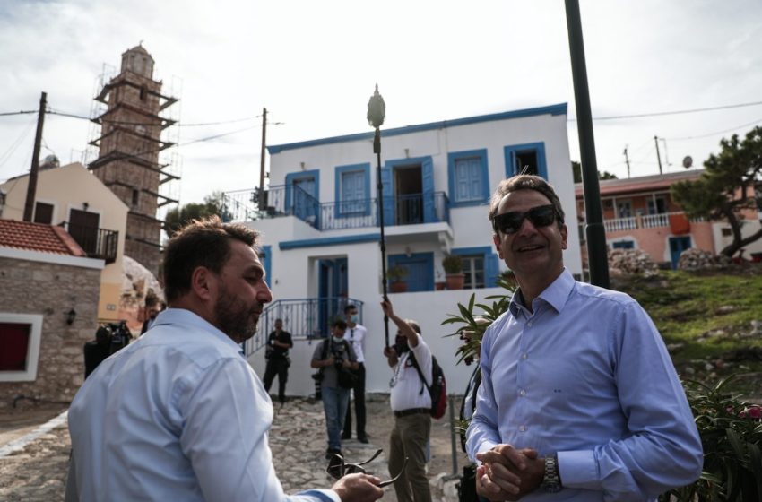  Στη Χάλκη ο Μητσοτάκης – Επιθεώρησε τα έργα για την ένταξη στην πρωτοβουλία GR – eco islands