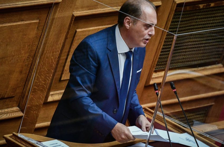  Βελόπουλος για Εξεταστική: Αξιοθαύμαστη η ομοιομορφία των ΜΜΕ σε σχέση με την κυβερνητική πολιτική