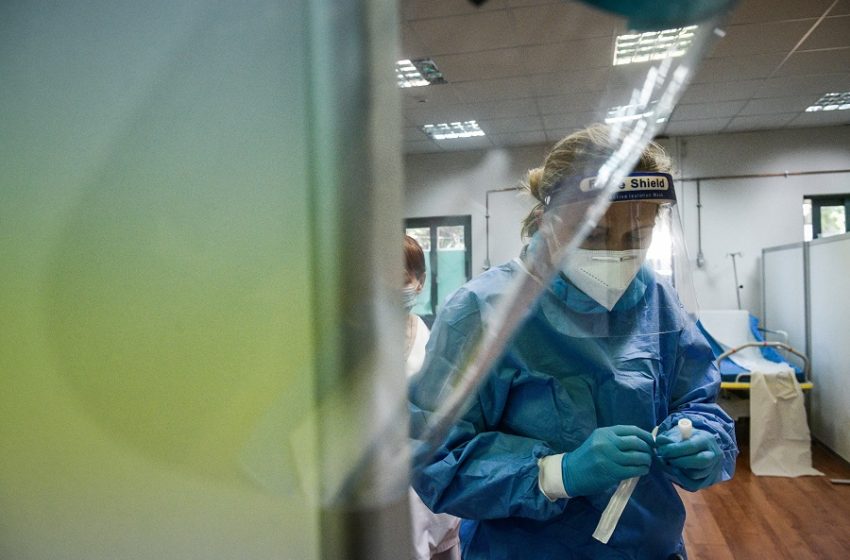 Διασωληνώθηκε ανεμβολίαστος 24χρονος στη Λαμία – Στην κλινική Covid και ο αδελφός του