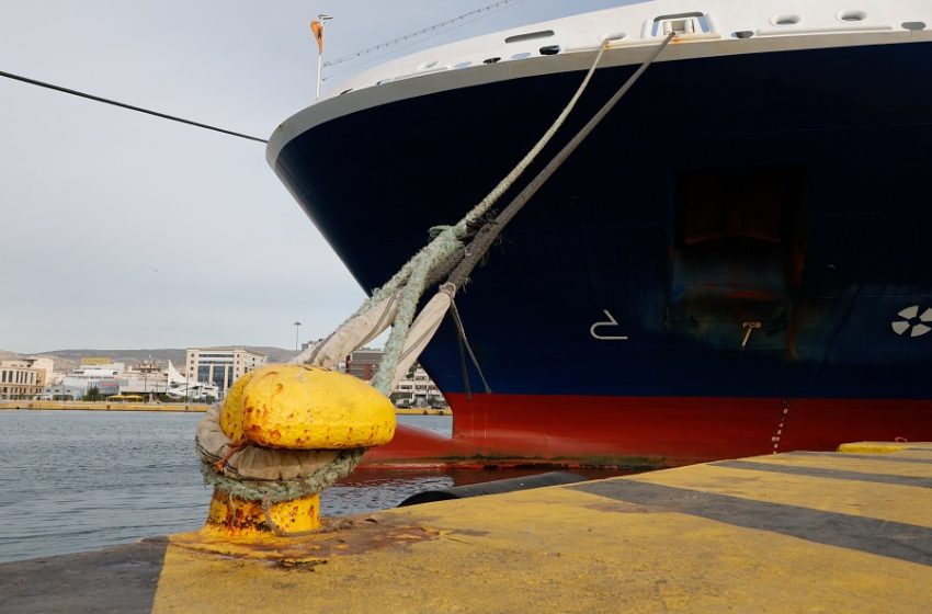  Λήγει η απεργία στα πλοία – Αύξηση 3% πήραν οι ναυτεργάτες