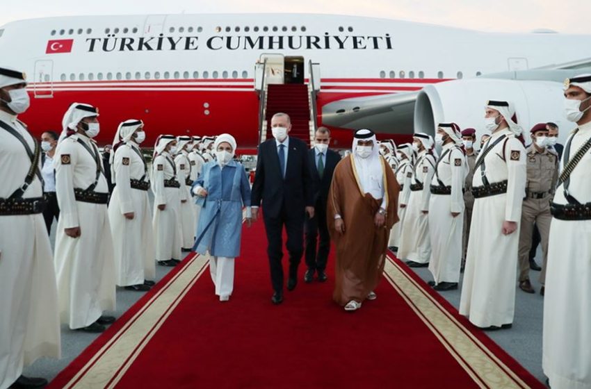  Ο Ερντογάν υπέγραψε 15 συμφωνίες με τον εμίρη του Κατάρ