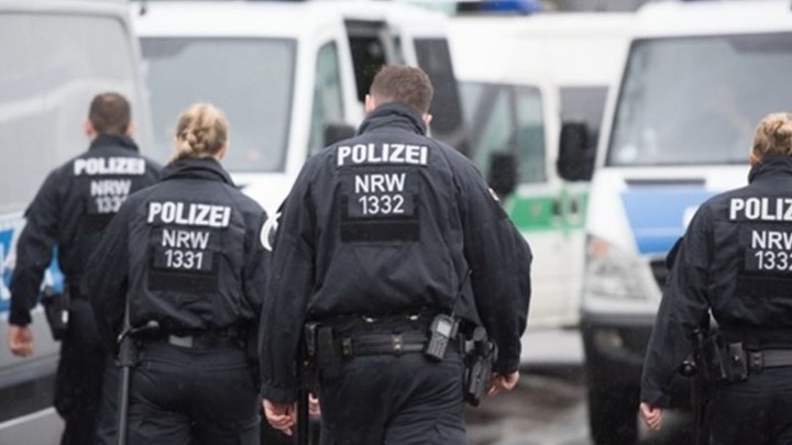 Αδιανόητο έγκλημα στη Γερμανία: Σκότωσε τη σύζυγο και τα τρία παιδιά τους για πλαστό πιστοποιητικό εμβολιασμού