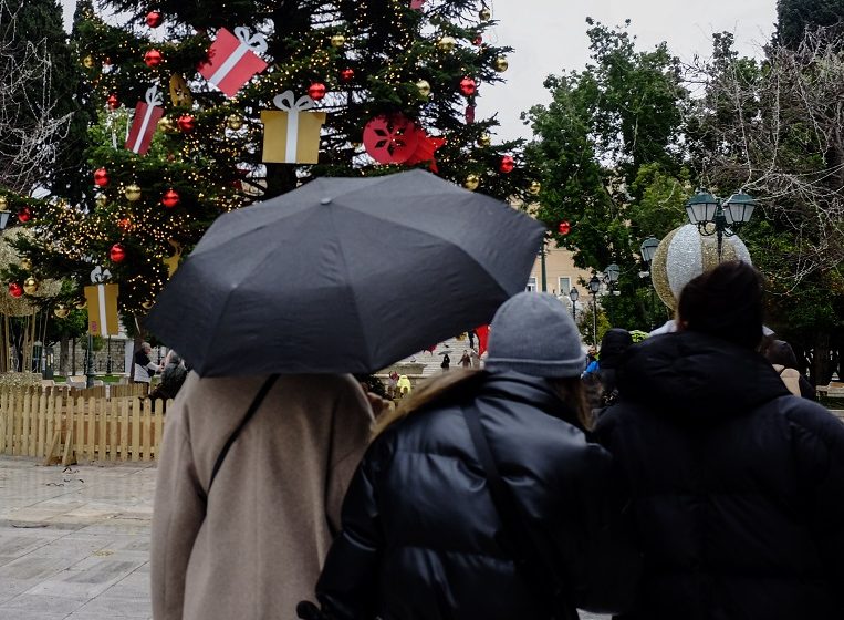  Χιόνια και στην Αττική – Ισχυροί βοριάδες και τσουχτερό κρύο