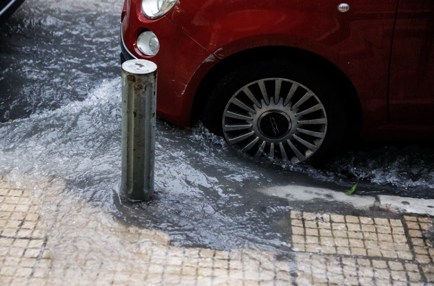  Προβλήματα σε Αθήνα και Θεσσαλονίκη από την κακοκαιρία – Σε ισχύ το έκτακτο