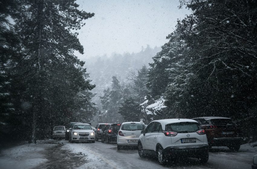  LIVE Η ΚΑΚΟΚΑΙΡΙΑ ΣΤΗΝ ΑΤΤΙΚΗ – Διακόπηκε η κυκλοφορία από τον χιονιά – Πού θα χτυπήσει τις επόμενες ώρες