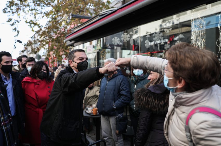  Τσίπρας: Ο κ. Μητσοτάκης αντί για μέτρα στήριξης του εισοδήματος κάνει τον τροχονόμο στα καρτέλ –  Όσο πιο γρήγορα φύγει, τόσο το καλύτερο