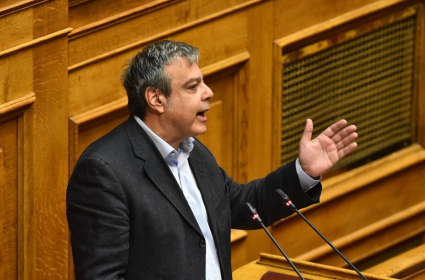  Βερναρδάκης: Ο Τσίπρας να απευθυνθεί στον Ανδρουλάκη με πρόταση συστράτευσης και “μια μεγάλη πολιτική αγκαλιά”
