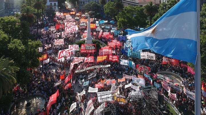  Οργή στην Αργεντινή για τη νέα συμφωνία με το ΔΝΤ
