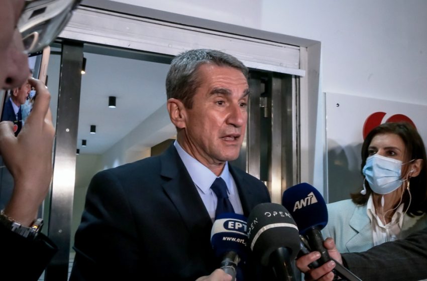  Λοβέρδος: Αιχμές κατά ΣΥΡΙΖΑ ότι έδωσε “γραμμή” να ψηφιστεί ο Παπανδρέου