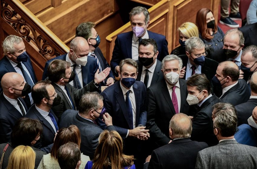  Καταψηφίστηκε από 156 βουλευτές η πρόταση δυσπιστίας του ΣΥΡΙΖΑ