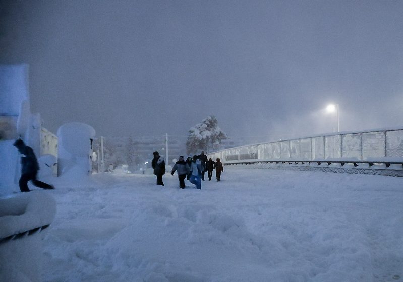  75χρονος εγκλωβισμένος στην Αττική Οδό: Θέλω να φύγω, τρέμω από το κρύο, θα μείνω στον τόπο (vid)