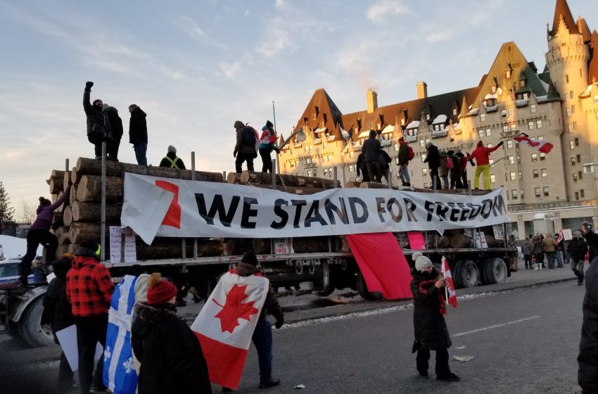  Χάος στον Καναδά- Χιλιάδες στους δρόμους κατά του υποχρεωτικού εμβολιασμού- “Διέφυγε” ο Τριντό