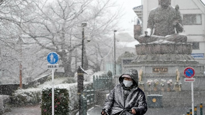  Ιαπωνία: Σπάνια σφοδρή χιονόπτωση πλήττει το Τόκιο